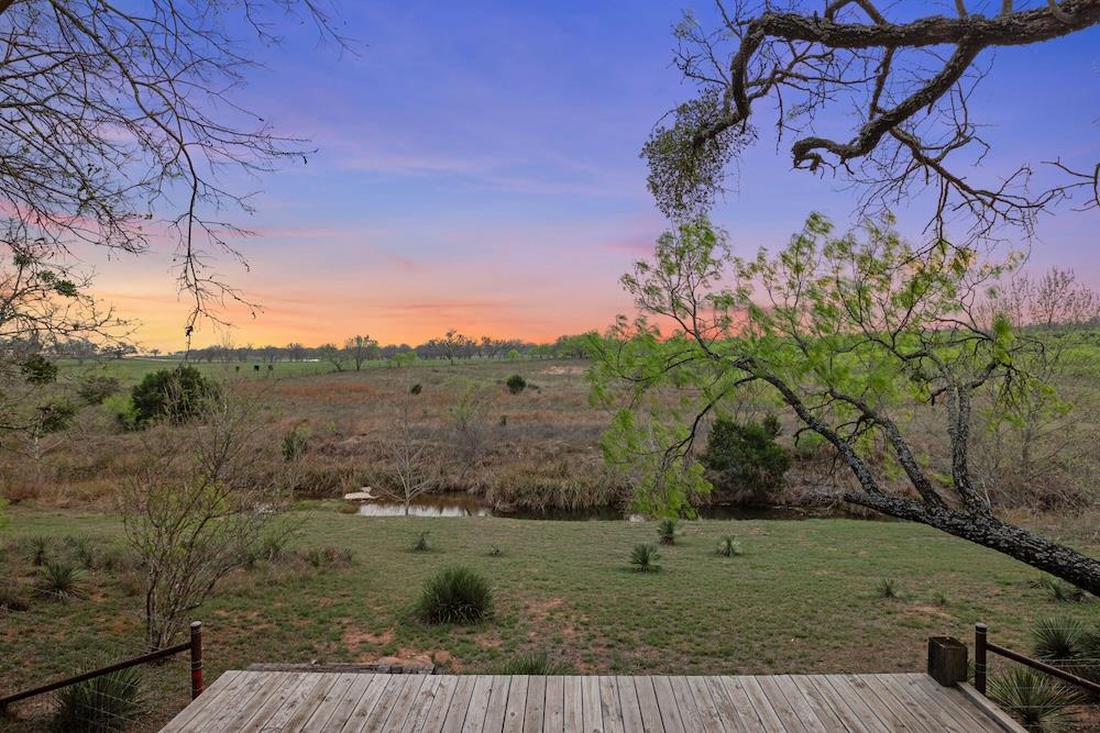 Fredericksburg, Texas, 78624, United States, ,3 BathroomsBathrooms,Residential,Active,1764458