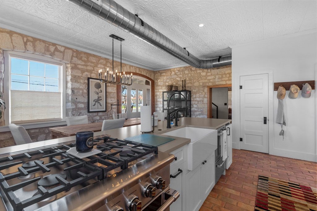 Fredericksburg, Texas, 78624, United States, ,3 BathroomsBathrooms,Residential,Active,1741571