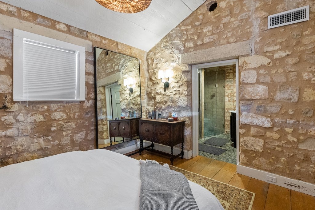 Fredericksburg, Texas, 78624, United States, ,3 BathroomsBathrooms,Residential,Active,1741571