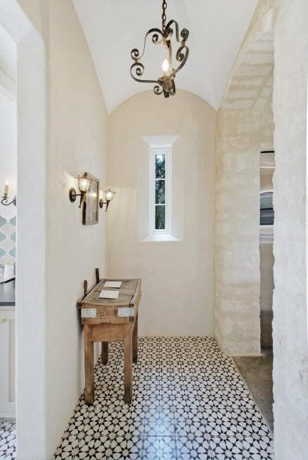 Fredericksburg, Texas, 78624, United States, 3 Bedrooms Bedrooms, ,4 BathroomsBathrooms,Residential,Active,1992222