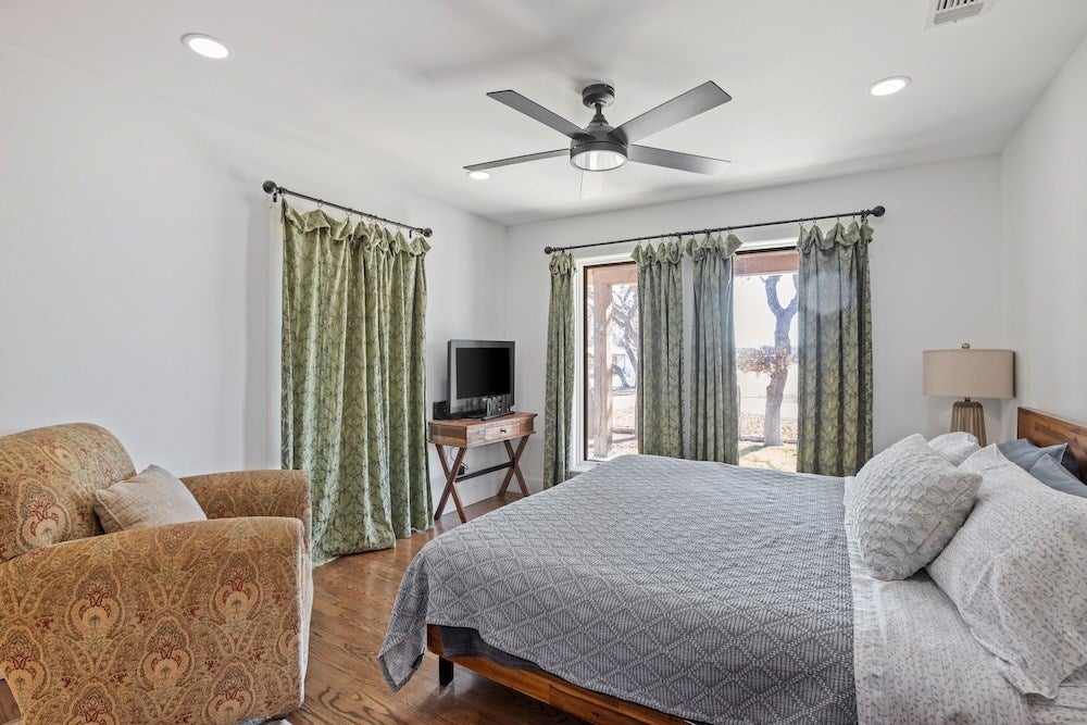 Fredericksburg, Texas, 78624, United States, 3 Bedrooms Bedrooms, ,3 BathroomsBathrooms,Residential,Active,1733951