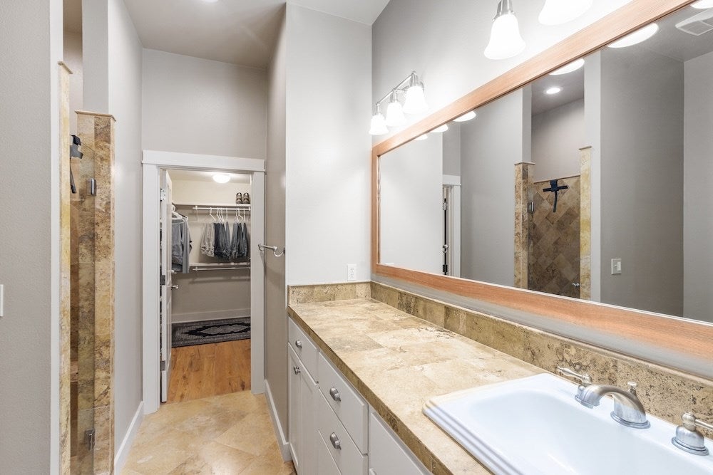 Fredericksburg, Texas, 78624, United States, 3 Bedrooms Bedrooms, ,5 BathroomsBathrooms,Residential,Active,1820474