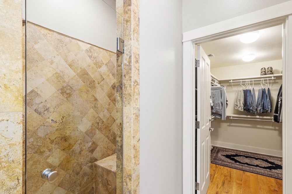 Fredericksburg, Texas, 78624, United States, 3 Bedrooms Bedrooms, ,5 BathroomsBathrooms,Residential,Active,1820474