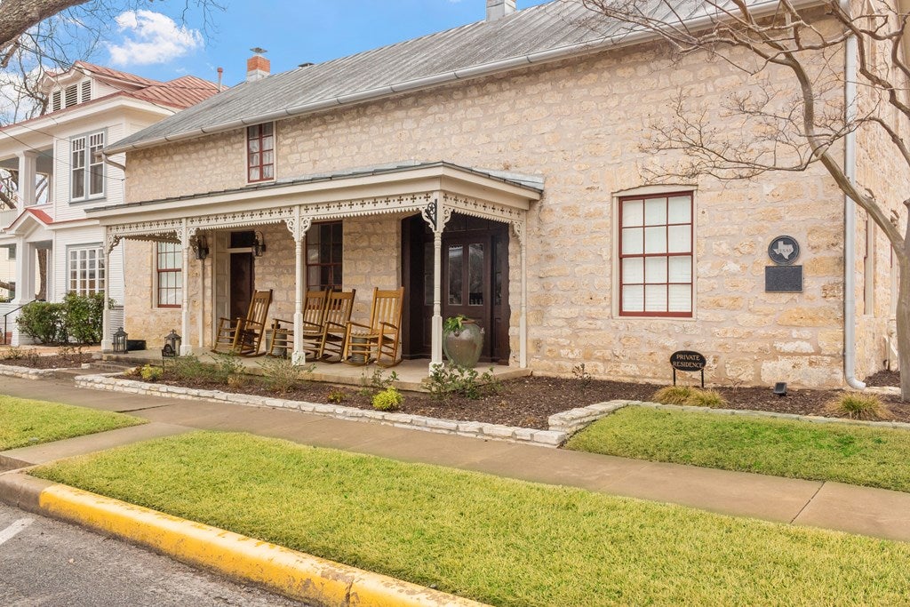 Fredericksburg, Texas, 78624, United States, ,3 BathroomsBathrooms,Residential,Active,1741571