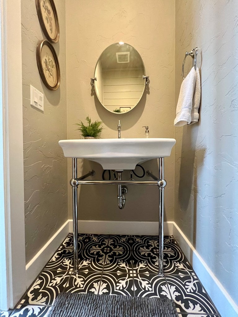 Doss, Texas, 78618, United States, 3 Bedrooms Bedrooms, ,3 BathroomsBathrooms,Residential,Active,2016696