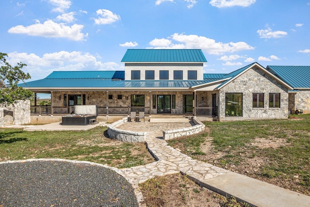 Fredericksburg, Texas, 78624, United States, 2 Bedrooms Bedrooms, ,3 BathroomsBathrooms,Residential,Active,1798077