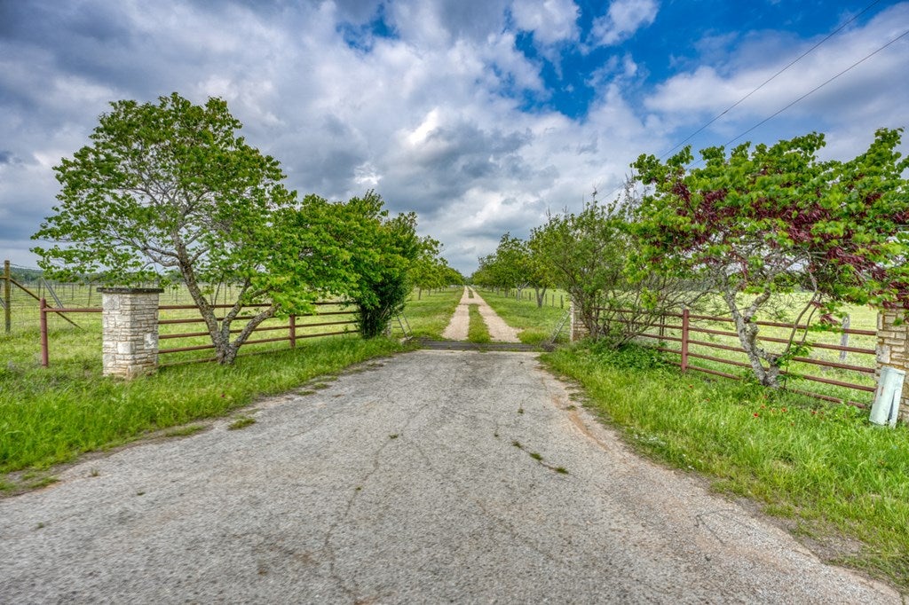 Fredericksburg, Texas, 78624, United States, 3 Bedrooms Bedrooms, ,3 BathroomsBathrooms,Residential,Active,1741666