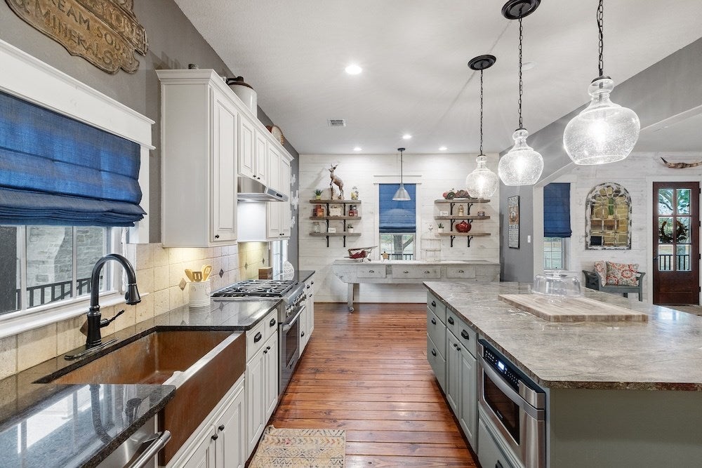 Fredericksburg, Texas, 78624, United States, ,3 BathroomsBathrooms,Residential,Active,1764458