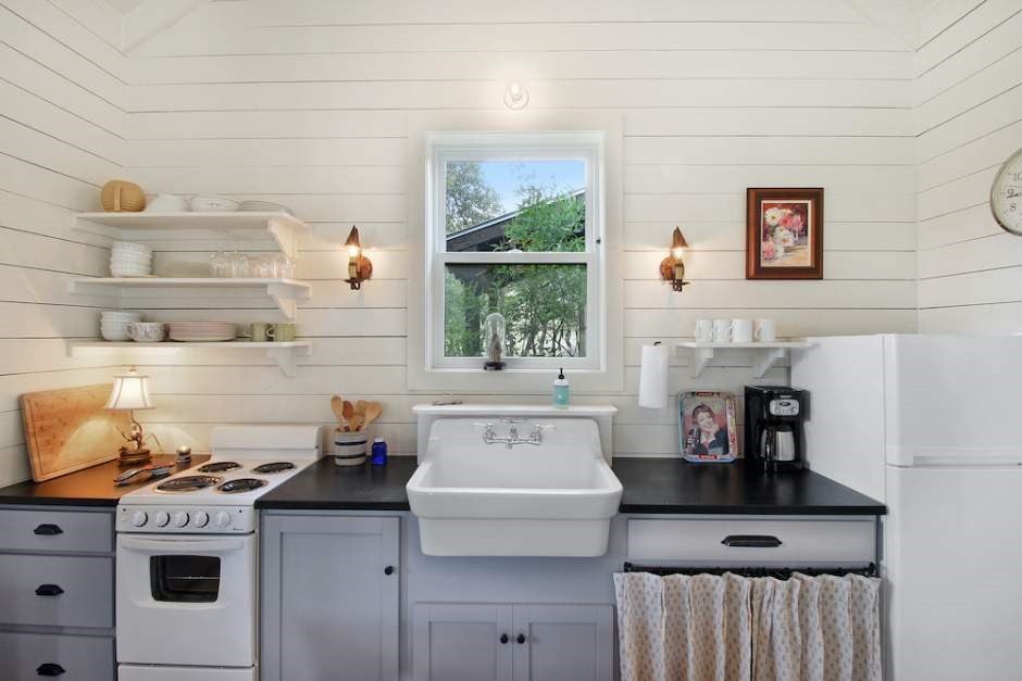 Fredericksburg, Texas, 78624, United States, 3 Bedrooms Bedrooms, ,4 BathroomsBathrooms,Residential,Active,1992222