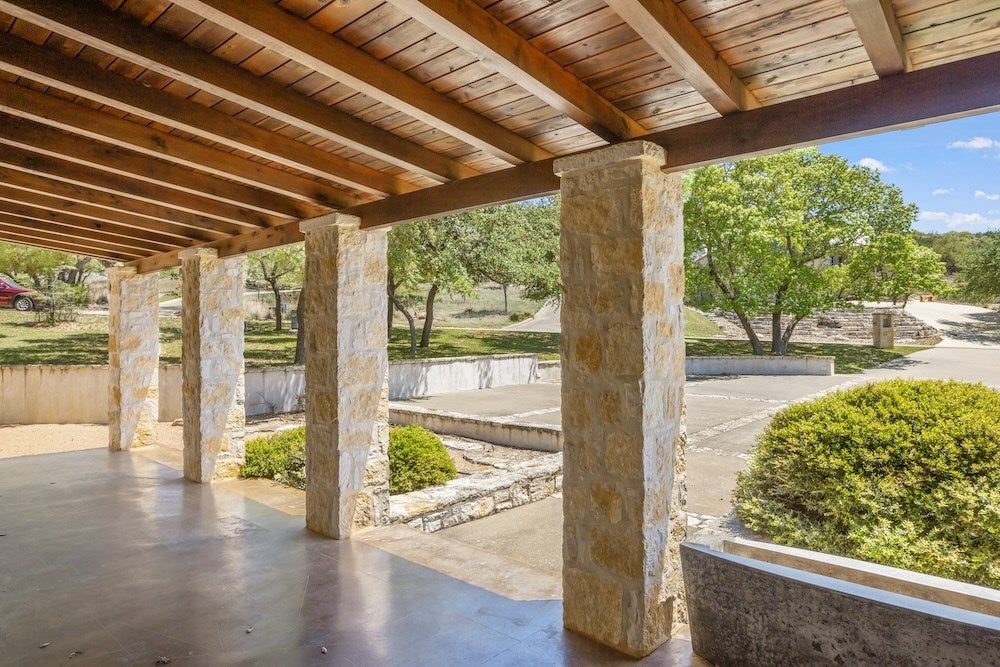 Fredericksburg, Texas, 78624, United States, 3 Bedrooms Bedrooms, ,5 BathroomsBathrooms,Residential,Active,1820474