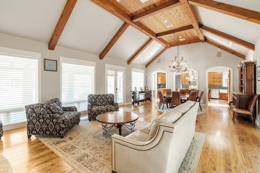 Fredericksburg, Texas, 78624, United States, 3 Bedrooms Bedrooms, ,5 BathroomsBathrooms,Residential,Active,1820474