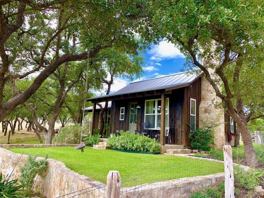 Fredericksburg, Texas, 78624, United States, 3 Bedrooms Bedrooms, ,4 BathroomsBathrooms,Residential,Active,1992222