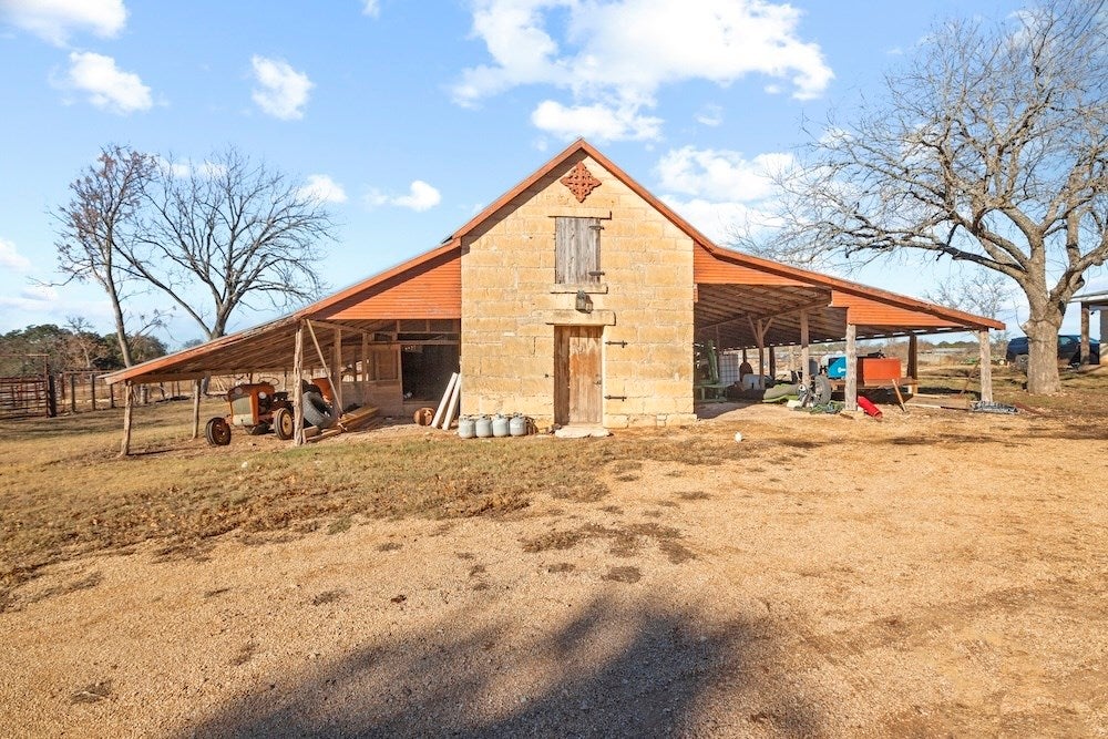 Fredericksburg, Texas, 78624, United States, 3 Bedrooms Bedrooms, ,4 BathroomsBathrooms,Residential,Active,1741684