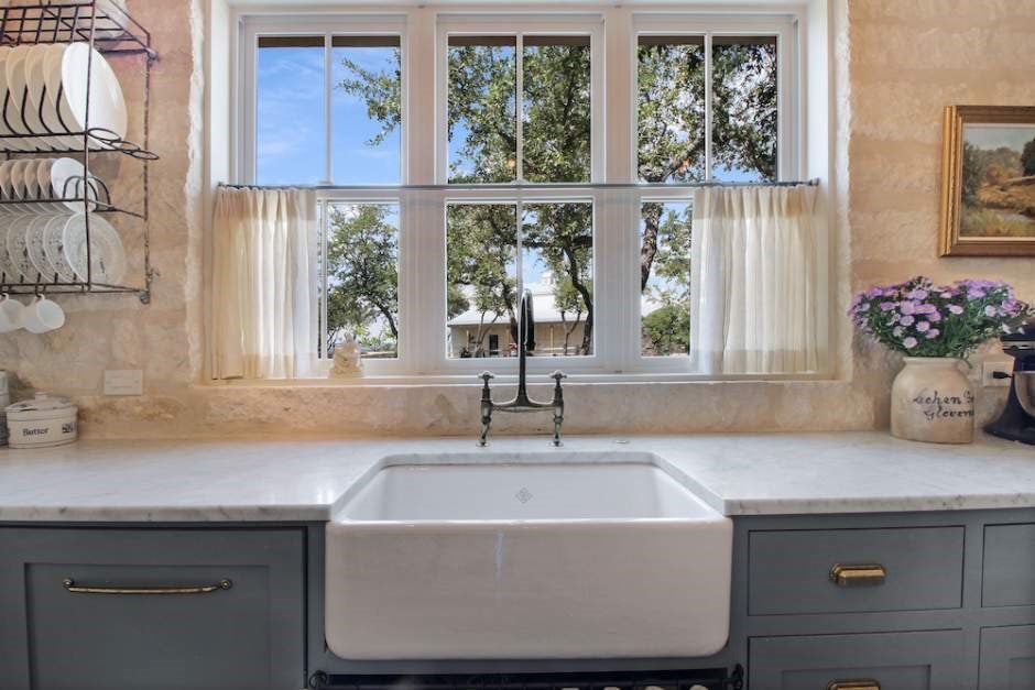 Fredericksburg, Texas, 78624, United States, 3 Bedrooms Bedrooms, ,4 BathroomsBathrooms,Residential,Active,1992222