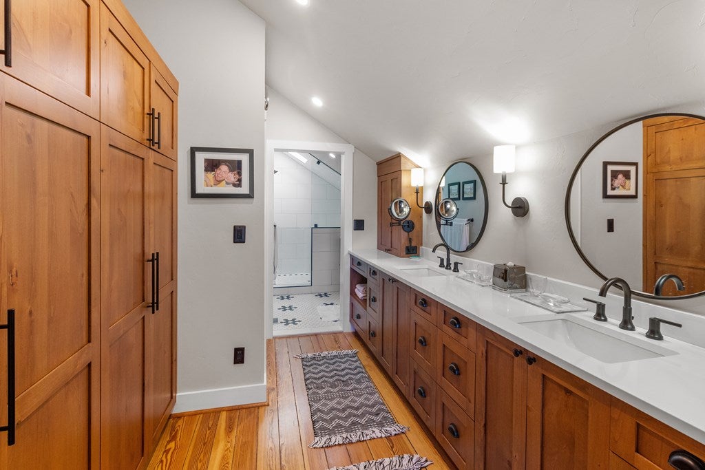 Fredericksburg, Texas, 78624, United States, ,3 BathroomsBathrooms,Residential,Active,1741571