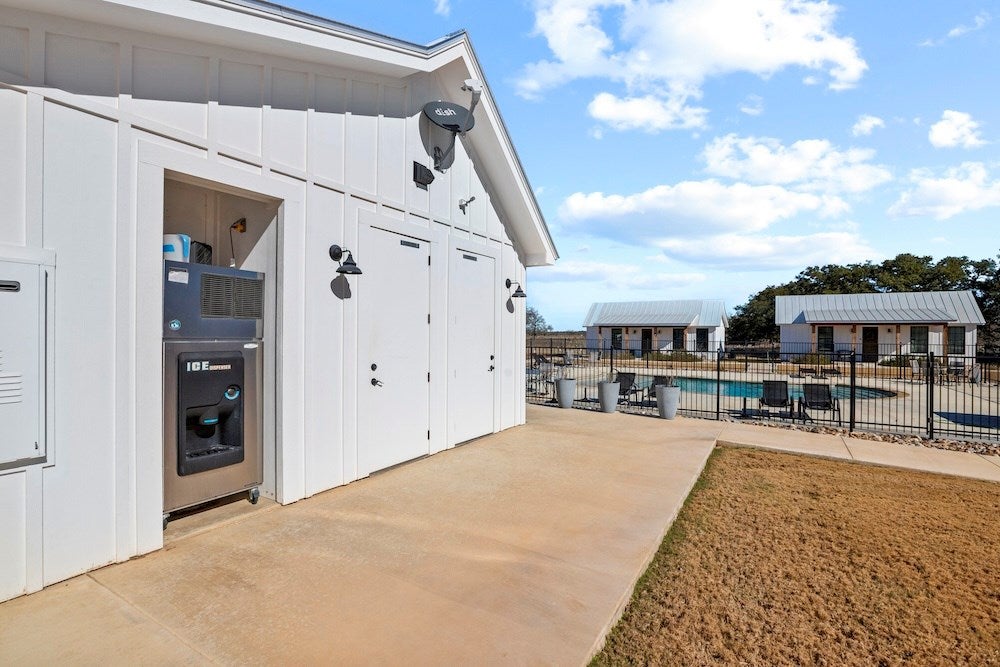 Fredericksburg, Texas, 78624, United States, 3 Bedrooms Bedrooms, ,3 BathroomsBathrooms,Residential,Active,1733951