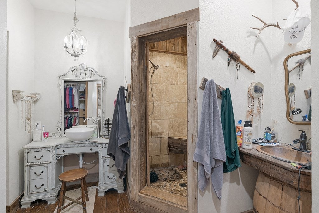 Blanco, Texas, 78606, United States, 3 Bedrooms Bedrooms, ,4 BathroomsBathrooms,Residential,Active,2017094