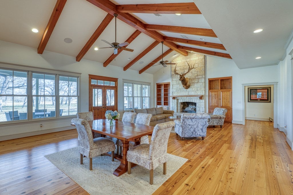 Fredericksburg, Texas, 78624, United States, 5 Bedrooms Bedrooms, ,4 BathroomsBathrooms,Residential,Active,2010212