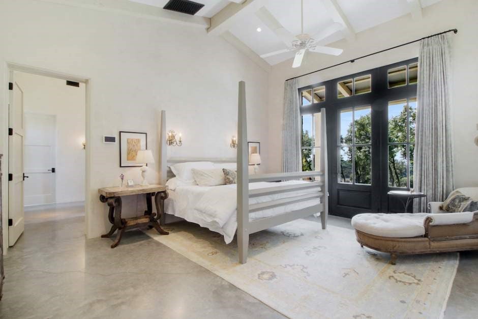 Fredericksburg, Texas, 78624, United States, 3 Bedrooms Bedrooms, ,4 BathroomsBathrooms,Residential,Active,1992222