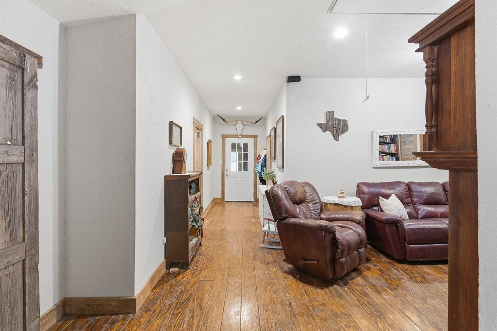 Blanco, Texas, 78606, United States, 3 Bedrooms Bedrooms, ,4 BathroomsBathrooms,Residential,Active,2017094