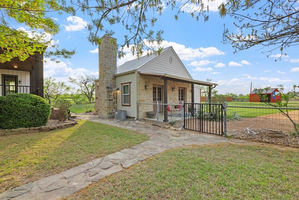 Fredericksburg, Texas, 78624, United States, ,3 BathroomsBathrooms,Residential,Active,1764458