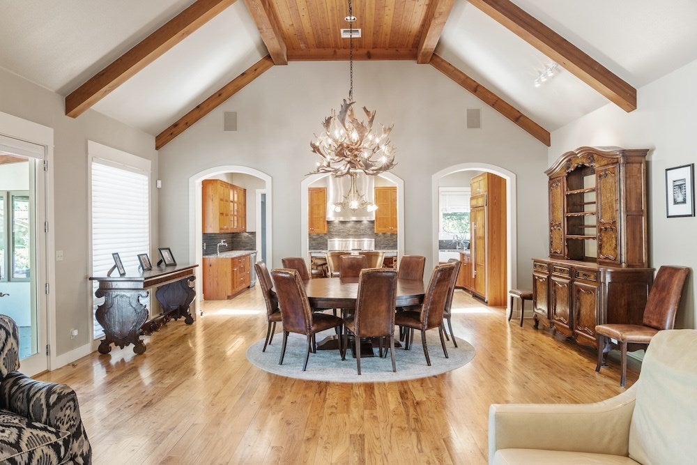 Fredericksburg, Texas, 78624, United States, 3 Bedrooms Bedrooms, ,5 BathroomsBathrooms,Residential,Active,1820474