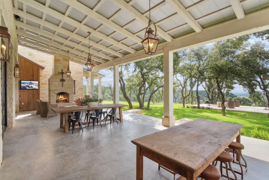 Fredericksburg, Texas, 78624, United States, 3 Bedrooms Bedrooms, ,4 BathroomsBathrooms,Residential,Active,1992222