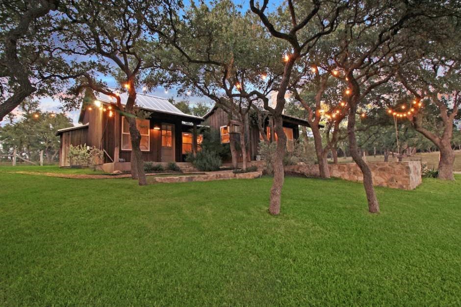 Fredericksburg, Texas, 78624, United States, 3 Bedrooms Bedrooms, ,4 BathroomsBathrooms,Residential,Active,1992222