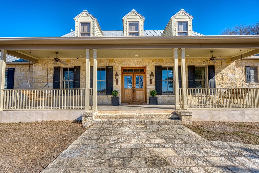 Fredericksburg, Texas, 78624, United States, 5 Bedrooms Bedrooms, ,4 BathroomsBathrooms,Residential,Active,2010212
