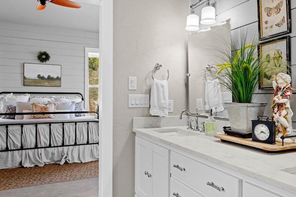 Doss, Texas, 78618, United States, 3 Bedrooms Bedrooms, ,3 BathroomsBathrooms,Residential,Active,2016696