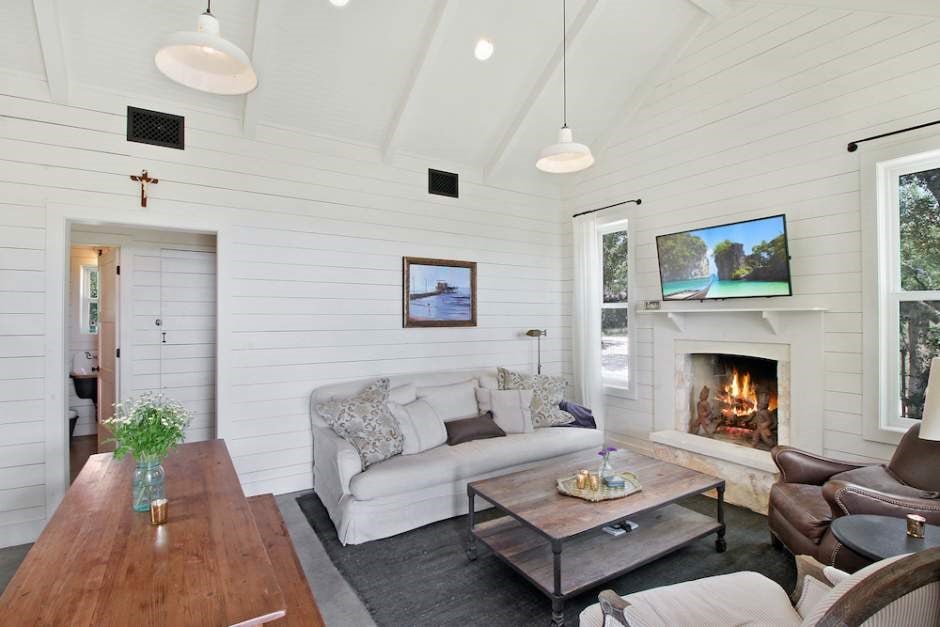 Fredericksburg, Texas, 78624, United States, 3 Bedrooms Bedrooms, ,4 BathroomsBathrooms,Residential,Active,1992222