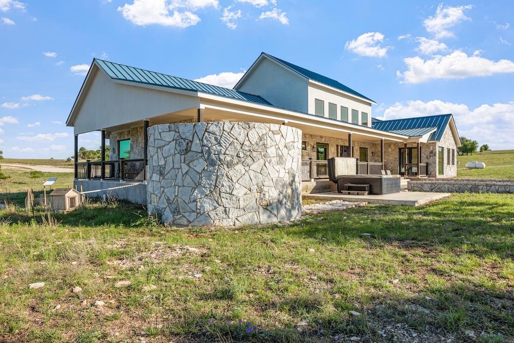 Fredericksburg, Texas, 78624, United States, 2 Bedrooms Bedrooms, ,3 BathroomsBathrooms,Residential,Active,1798077