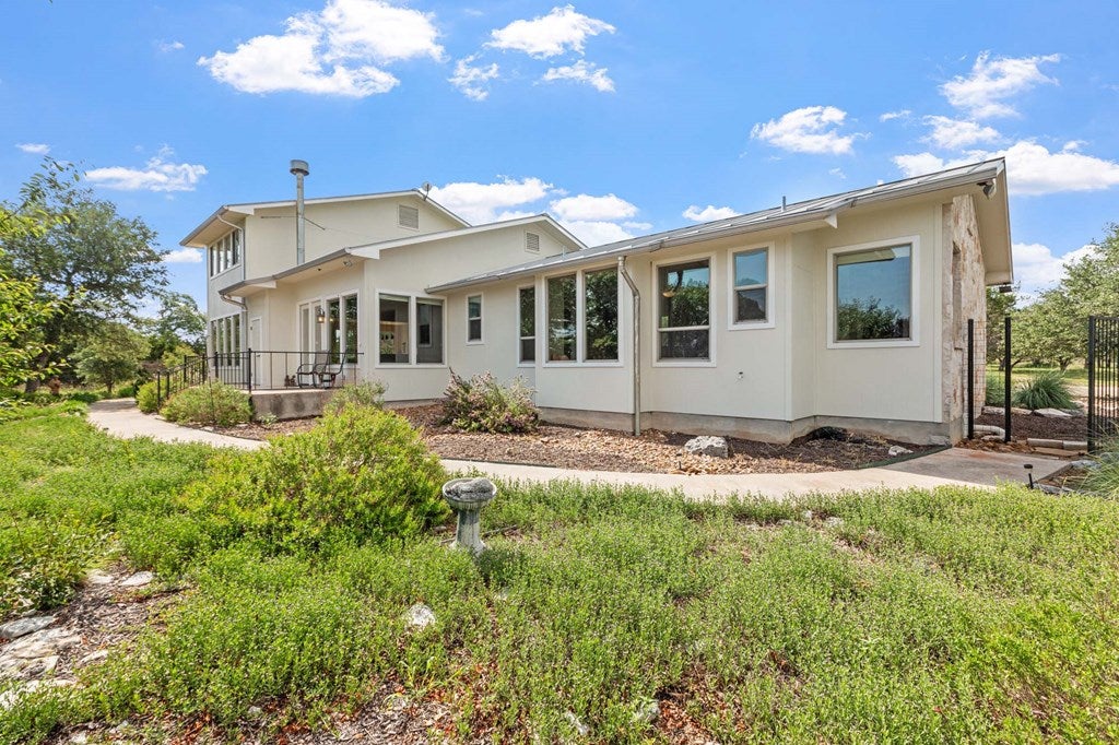 Fredericksburg, Texas, 78624, United States, 3 Bedrooms Bedrooms, ,4 BathroomsBathrooms,Residential,Active,1849215