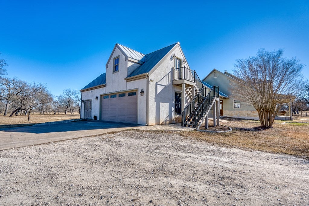 Fredericksburg, Texas, 78624, United States, 5 Bedrooms Bedrooms, ,4 BathroomsBathrooms,Residential,Active,2010212