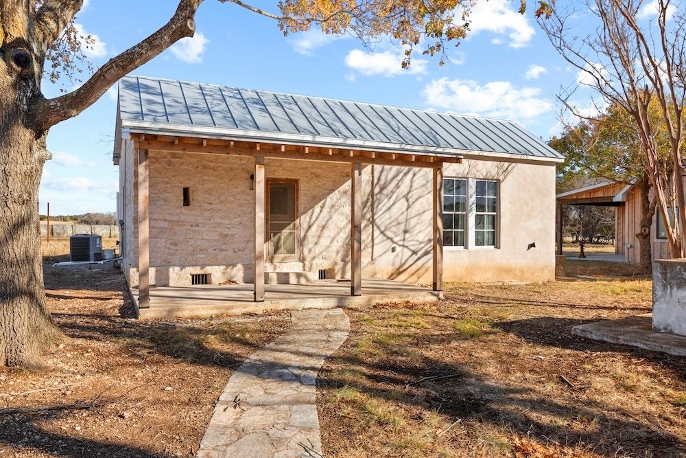 Fredericksburg, Texas, 78624, United States, 3 Bedrooms Bedrooms, ,4 BathroomsBathrooms,Residential,Active,1741684