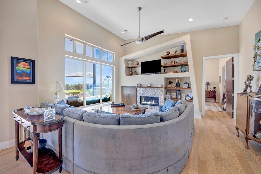 Round Mountain, Texas, 78663, United States, 4 Bedrooms Bedrooms, ,4 BathroomsBathrooms,Residential,Active,1967128