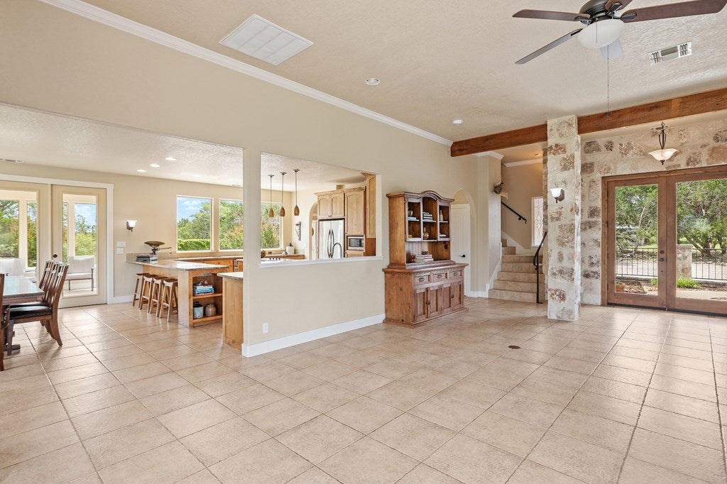 Fredericksburg, Texas, 78624, United States, 3 Bedrooms Bedrooms, ,4 BathroomsBathrooms,Residential,Active,1849215