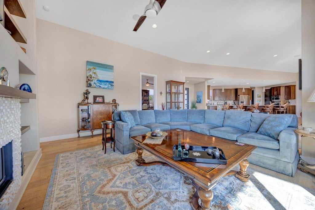 Round Mountain, Texas, 78663, United States, 4 Bedrooms Bedrooms, ,4 BathroomsBathrooms,Residential,Active,1967128