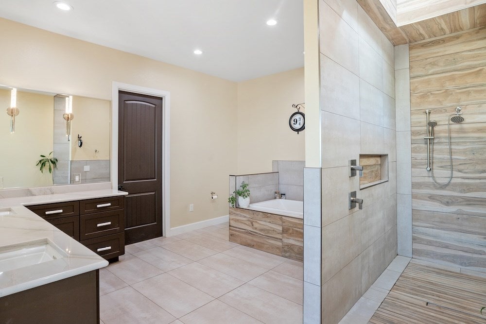 Fredericksburg, Texas, 78624, United States, 2 Bedrooms Bedrooms, ,3 BathroomsBathrooms,Residential,Active,1798077