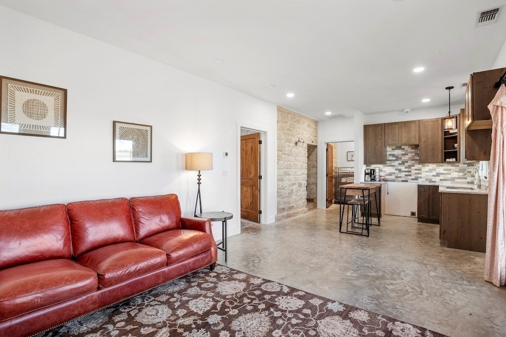 Fredericksburg, Texas, 78624, United States, 3 Bedrooms Bedrooms, ,4 BathroomsBathrooms,Residential,Active,1741684