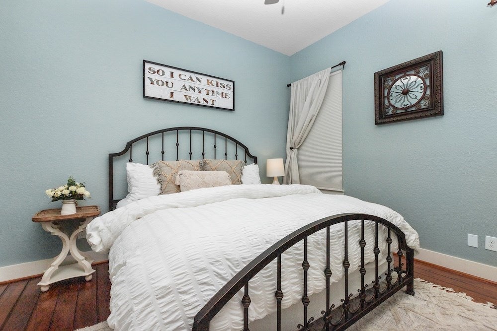 Fredericksburg, Texas, 78624, United States, ,3 BathroomsBathrooms,Residential,Active,1764458