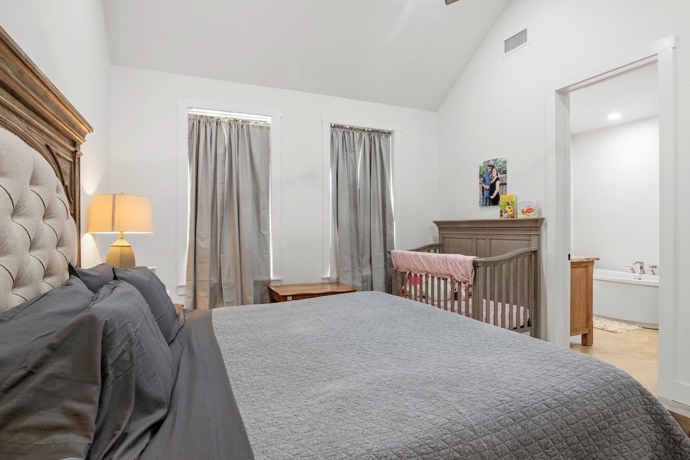 Fredericksburg, Texas, 78624, United States, 3 Bedrooms Bedrooms, ,4 BathroomsBathrooms,Residential,Active,1741684