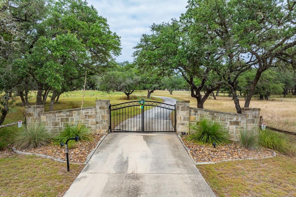 Boerne, Texas, 78006, United States, 3 Bedrooms Bedrooms, ,3 BathroomsBathrooms,Residential,Active,1945311
