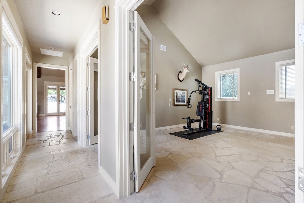 Fredericksburg, Texas, 78624, United States, 3 Bedrooms Bedrooms, ,5 BathroomsBathrooms,Residential,Active,1820474