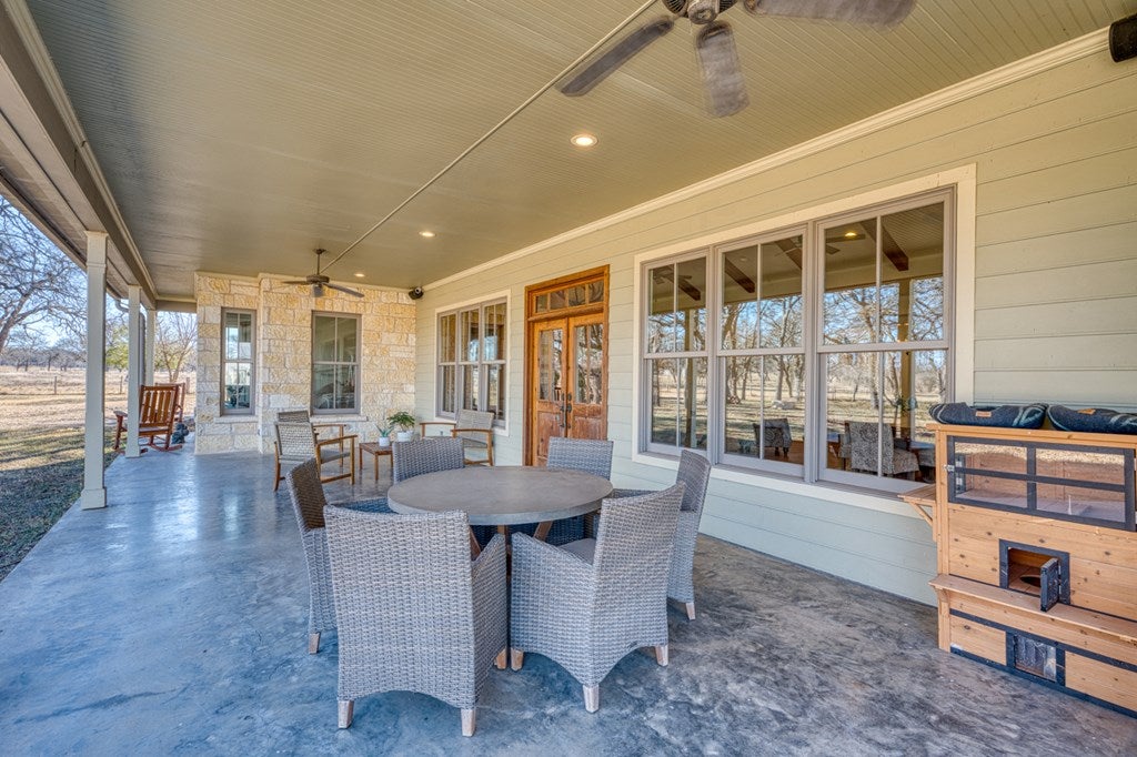 Fredericksburg, Texas, 78624, United States, 5 Bedrooms Bedrooms, ,4 BathroomsBathrooms,Residential,Active,2010212