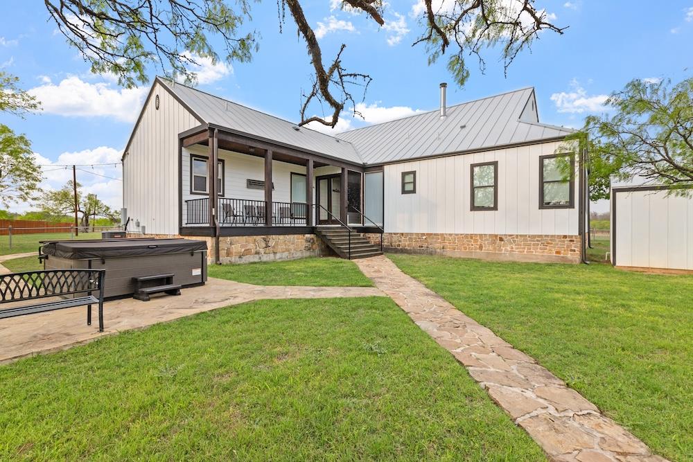 Fredericksburg, Texas, 78624, United States, ,3 BathroomsBathrooms,Residential,Active,1764458