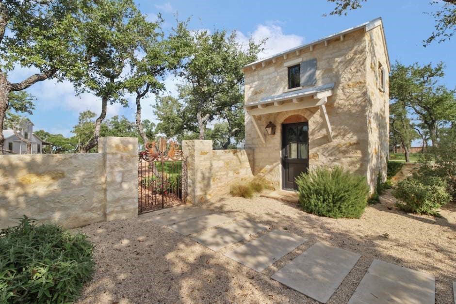 Fredericksburg, Texas, 78624, United States, 3 Bedrooms Bedrooms, ,4 BathroomsBathrooms,Residential,Active,1992222