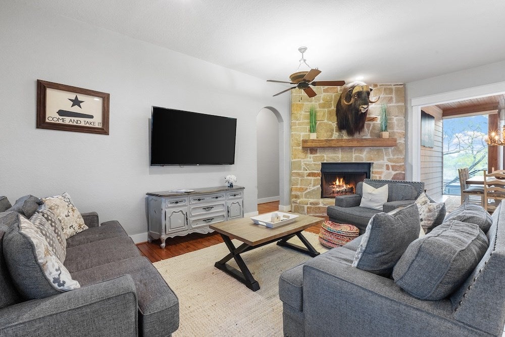 Fredericksburg, Texas, 78624, United States, ,3 BathroomsBathrooms,Residential,Active,1764458