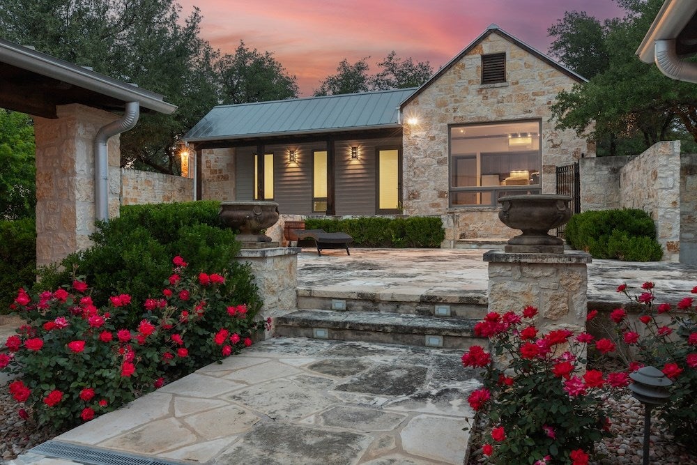 Fredericksburg, Texas, 78624, United States, 3 Bedrooms Bedrooms, ,5 BathroomsBathrooms,Residential,Active,1820474