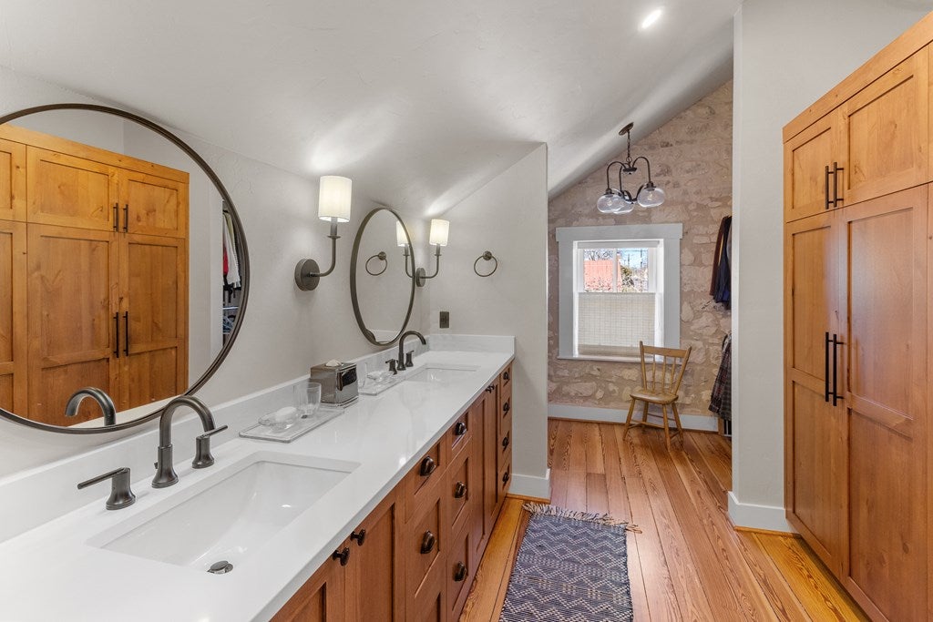 Fredericksburg, Texas, 78624, United States, ,3 BathroomsBathrooms,Residential,Active,1741571